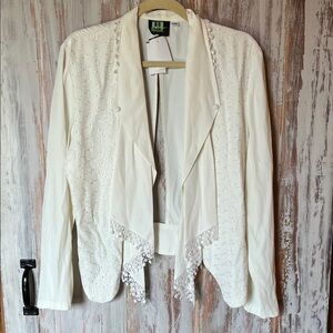 Vintage White Eyelet Embroidered Open Back Tassle Trimmed Jacket / Blazer